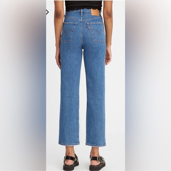 Levi’s Premium Ribcage Straight Ankle Jeans Size 25 Medium Wash - Picture 3 of 14